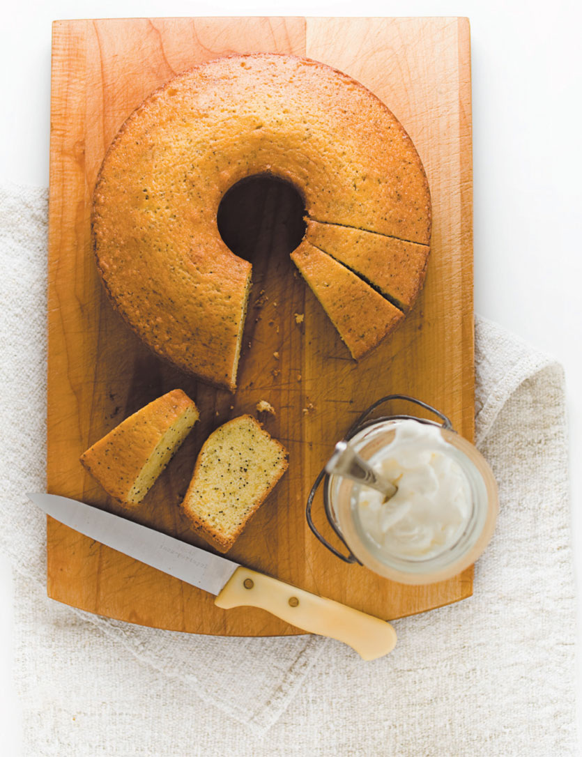 My friend Helene’s olive oil, poppy seed and tangerine cake