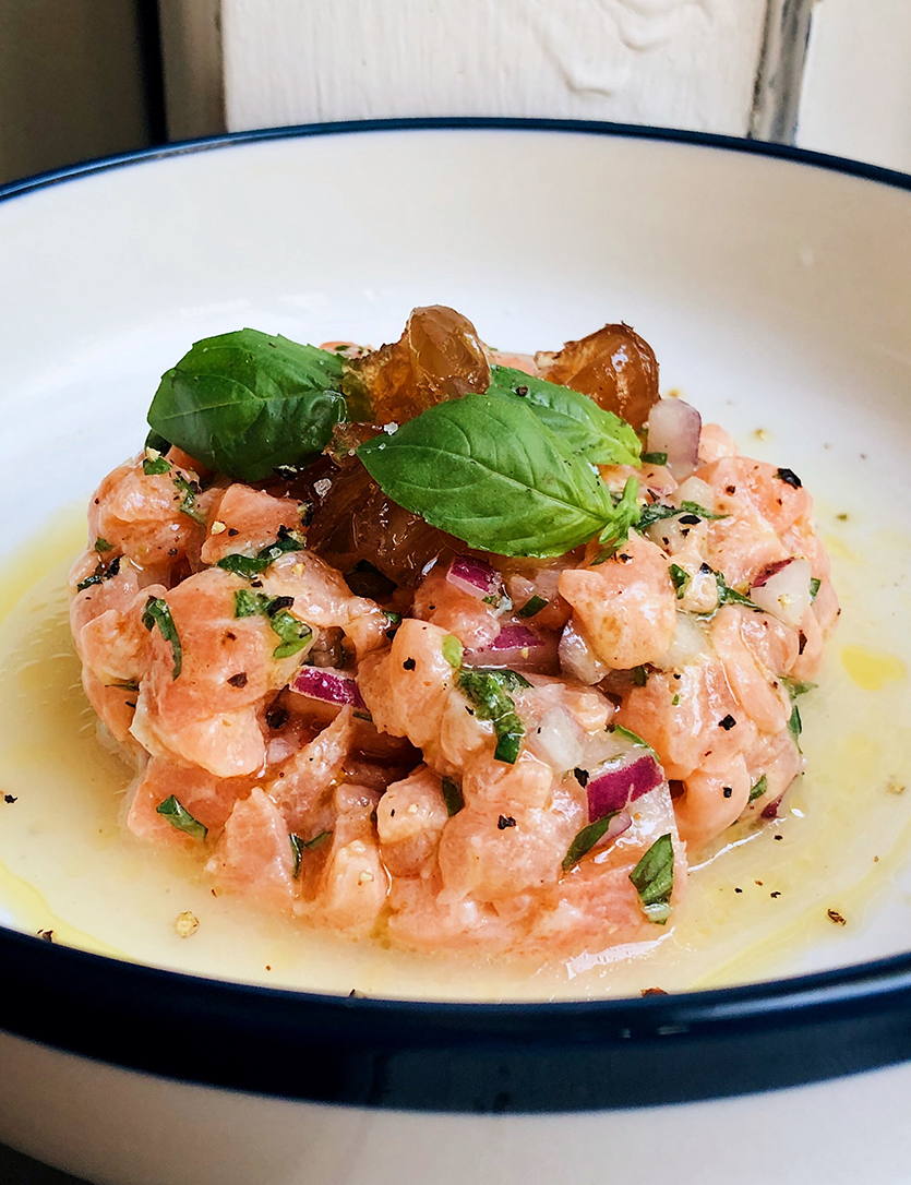 Salmon tartare by Gabrielle Pellerin
