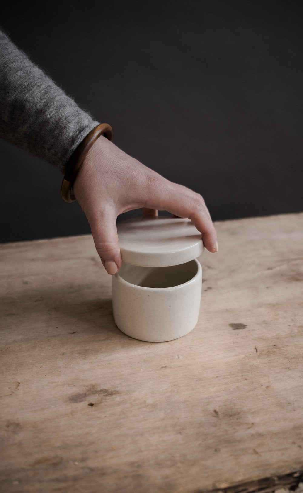 Pot avec couvercle