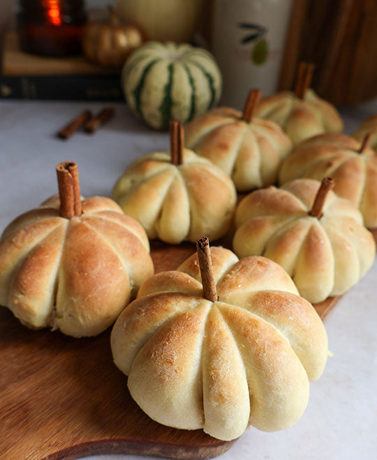 Stuffed Pumpkin-Shaped Rolls